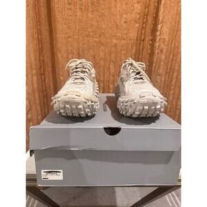 Balenciaga Defender Sneakers – Off-White (Men’s US 7 / EU 40)